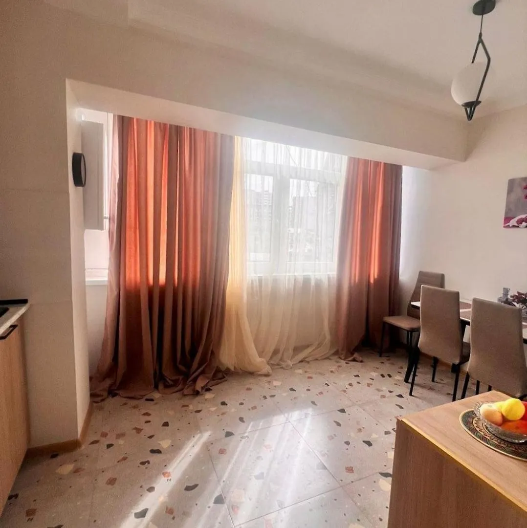 Sunny Apartment Tbilisi 0*,